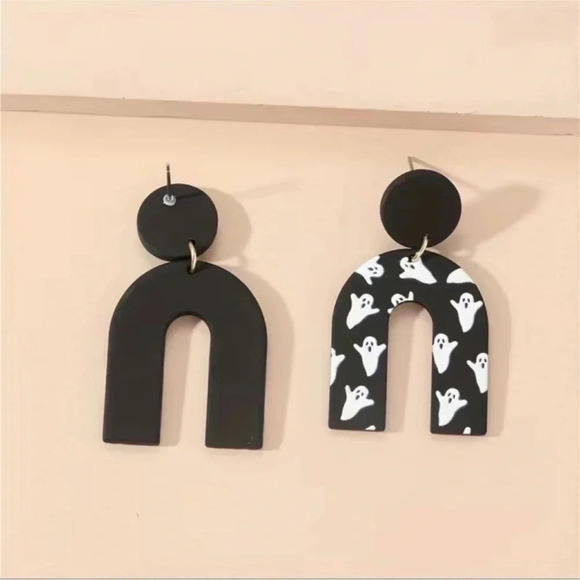 2 LEFT! Halloween Ghost Print Earrings - Picture 4 of 4